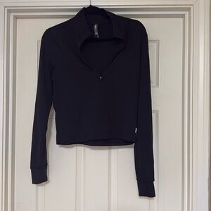 Cropped Vuori quarter zip, size XL